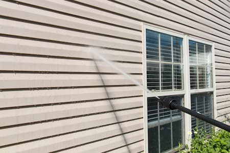 Professional Vs. DIY House Washing